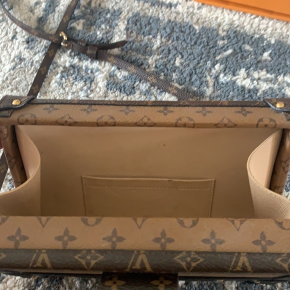 Reverse Monogram Petite Malle Louis Vuitton - Picture 5 of 6